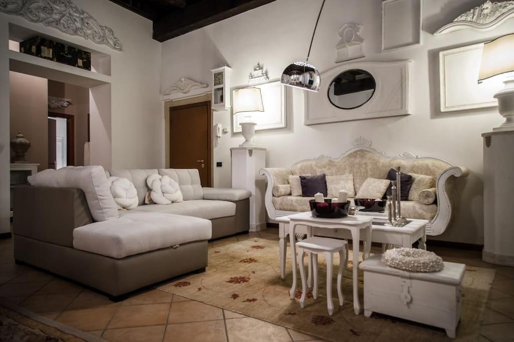 Piazza Erbe Luxury Apartment Verona Eksteriør billede